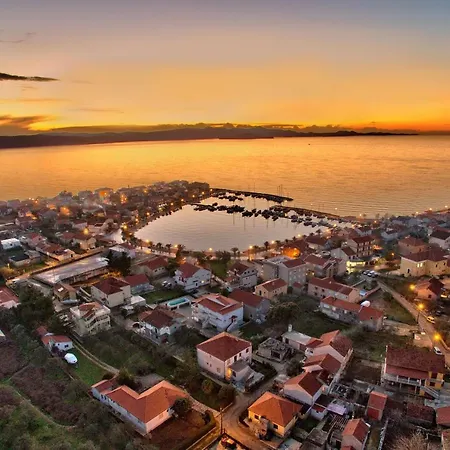 بيت ضيافة House Andrija 4*